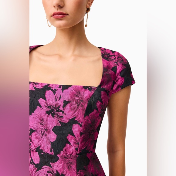 Elliatt Holly Short Sleeve Mini Dress in Pink & Black Floral Size S NWT - Picture 5 of 9